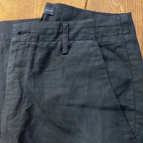 Banana Republic linen/cotton trousers - Picture 2 of 4
